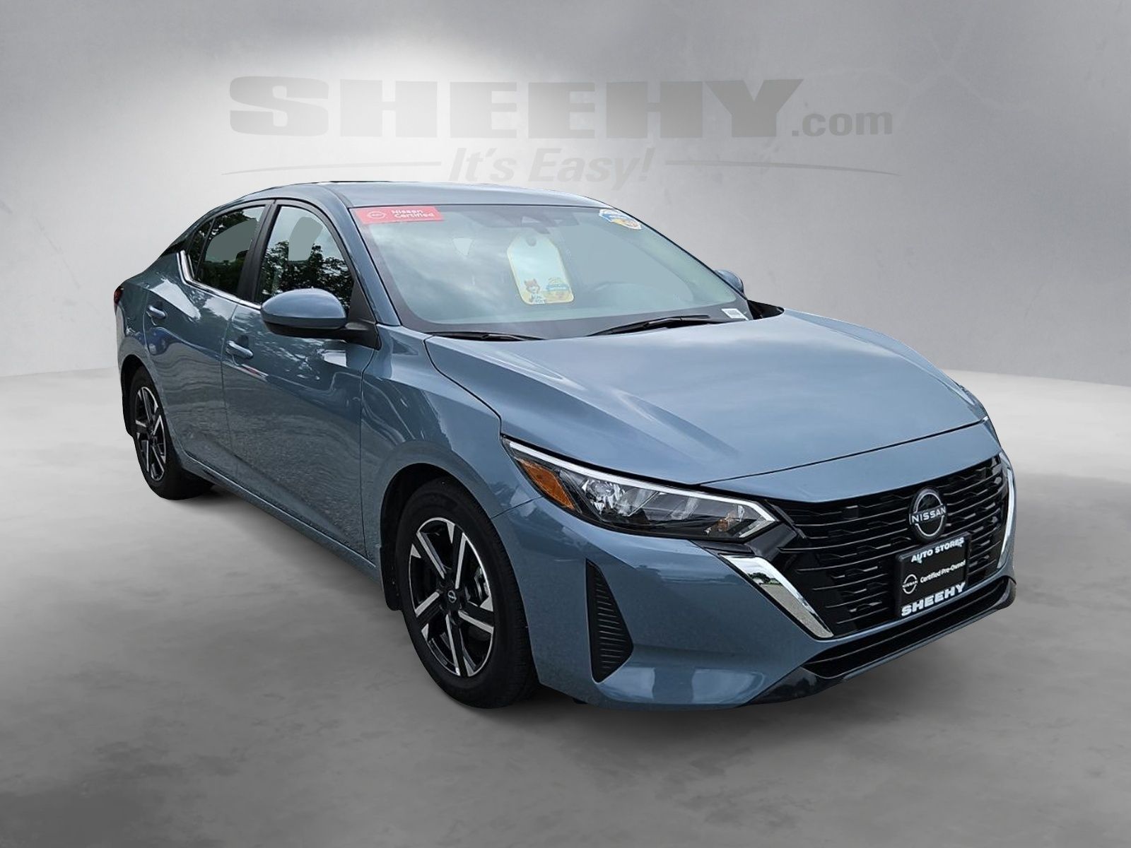 Used 2025 Gray Nissan SV image 2