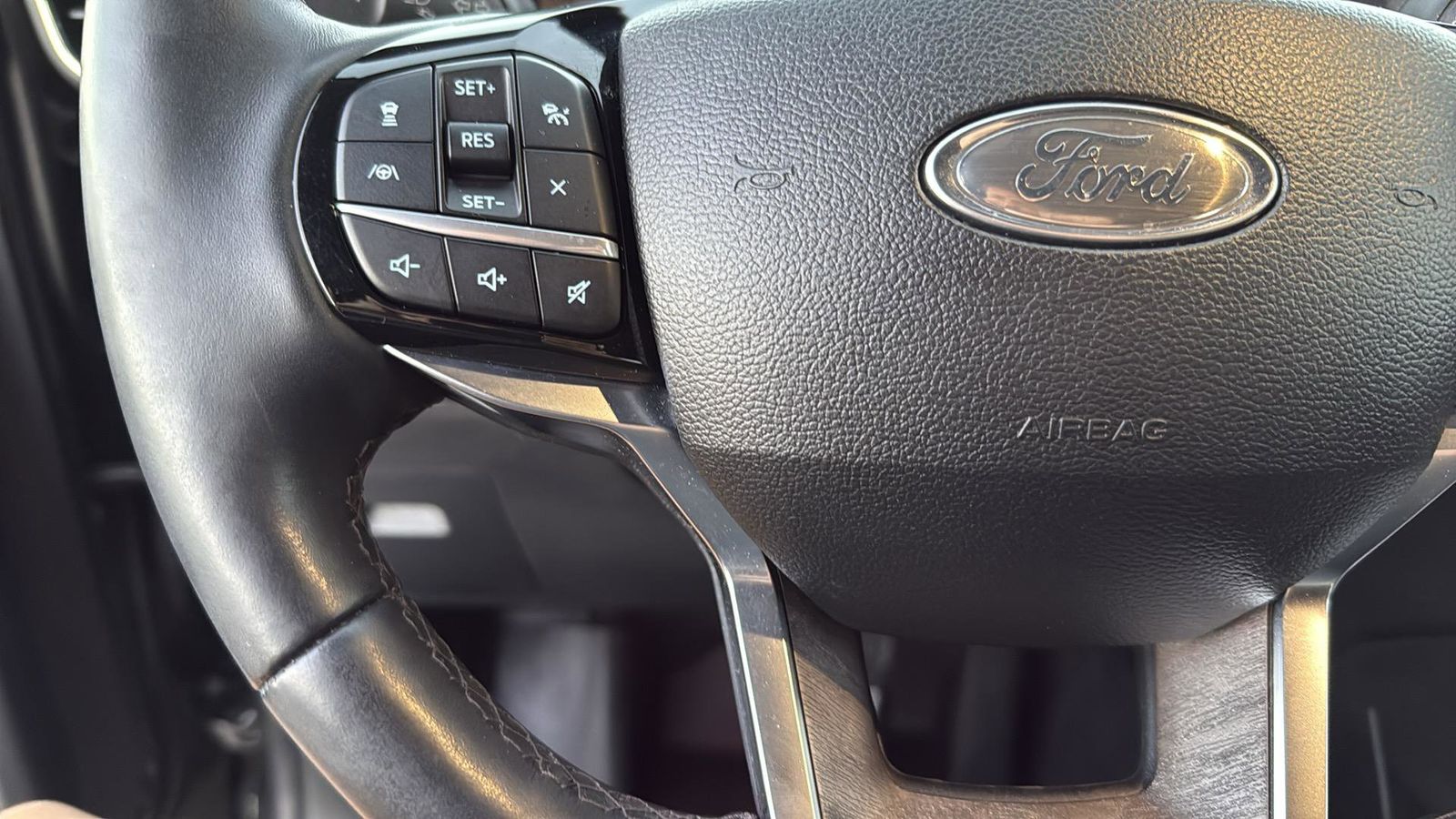 Used Car 2022 Ford Explorer  Platinum For Sale Under $40,000 In Austin, Texas