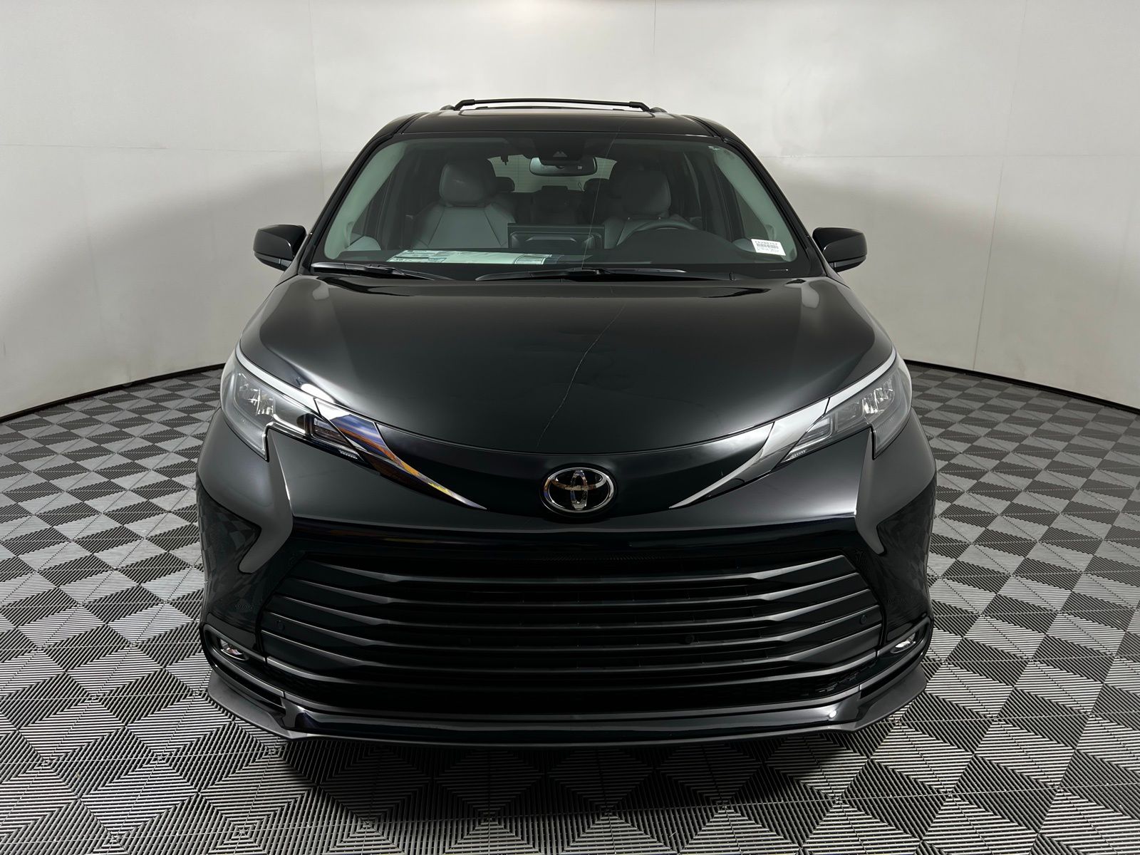 Thumbnail: 2026 Toyota Sienna - 2