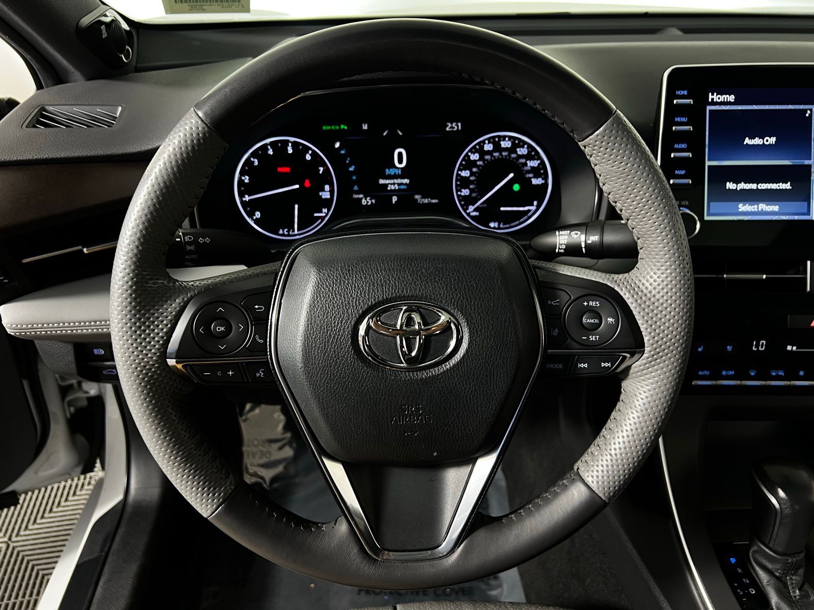 2022 Toyota Avalon Limited 32