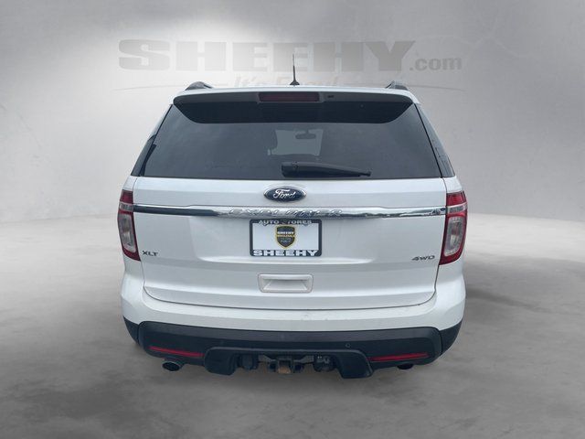 Used 2013 White Platinum Clearcoat Metallic Ford XLT image 5