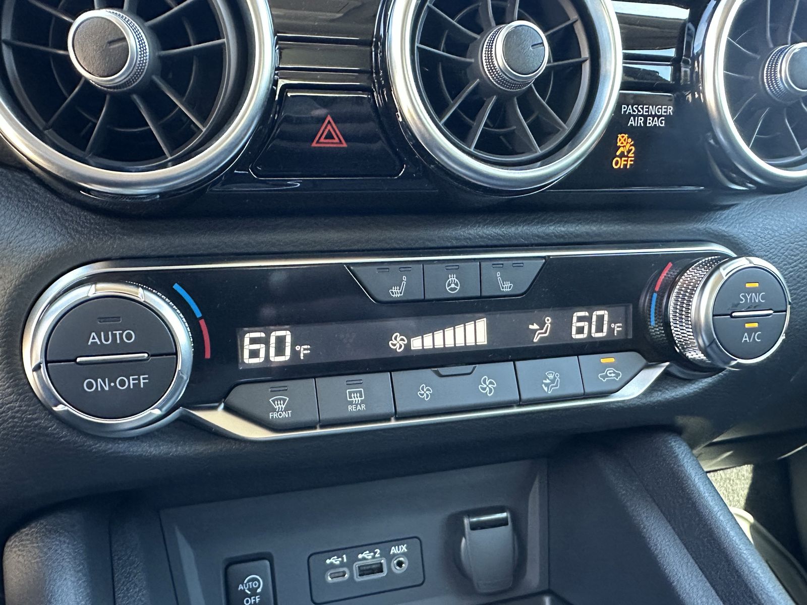 2025 Nissan Sentra SV photo 4