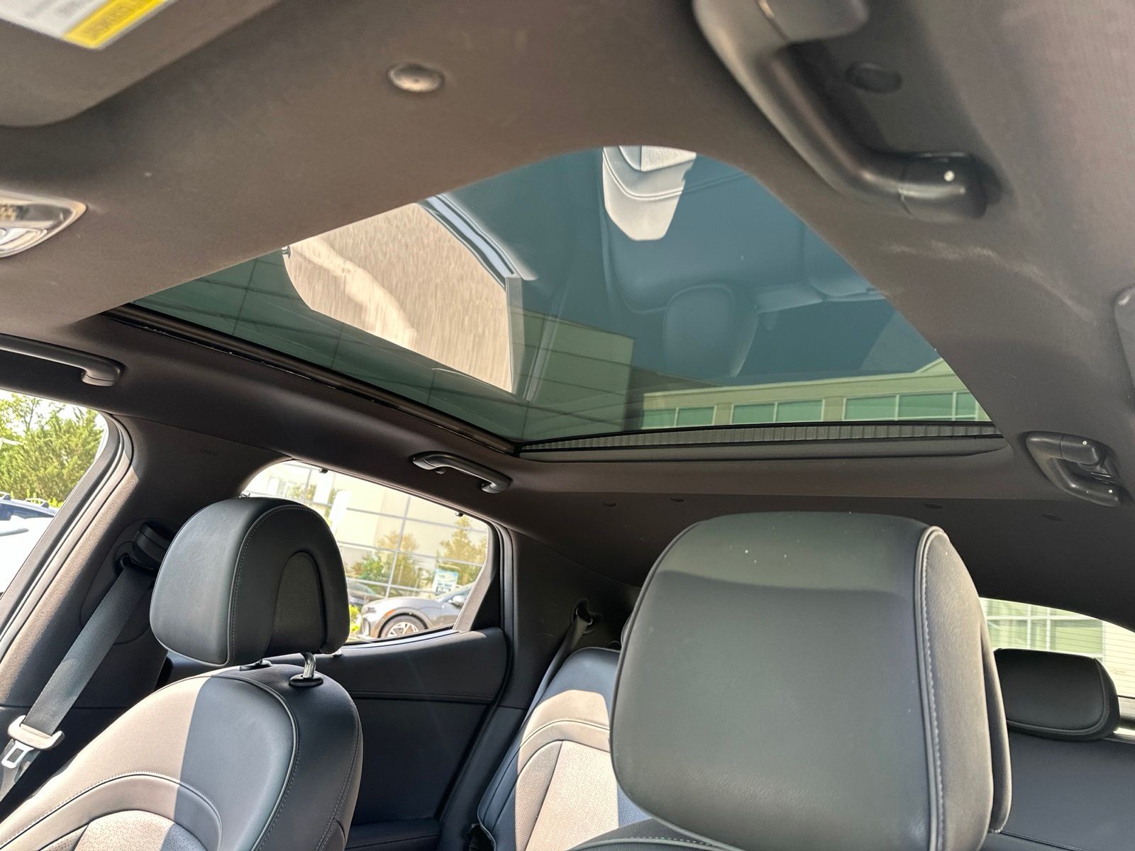 Used 2023 White Genesis Advanced image 10