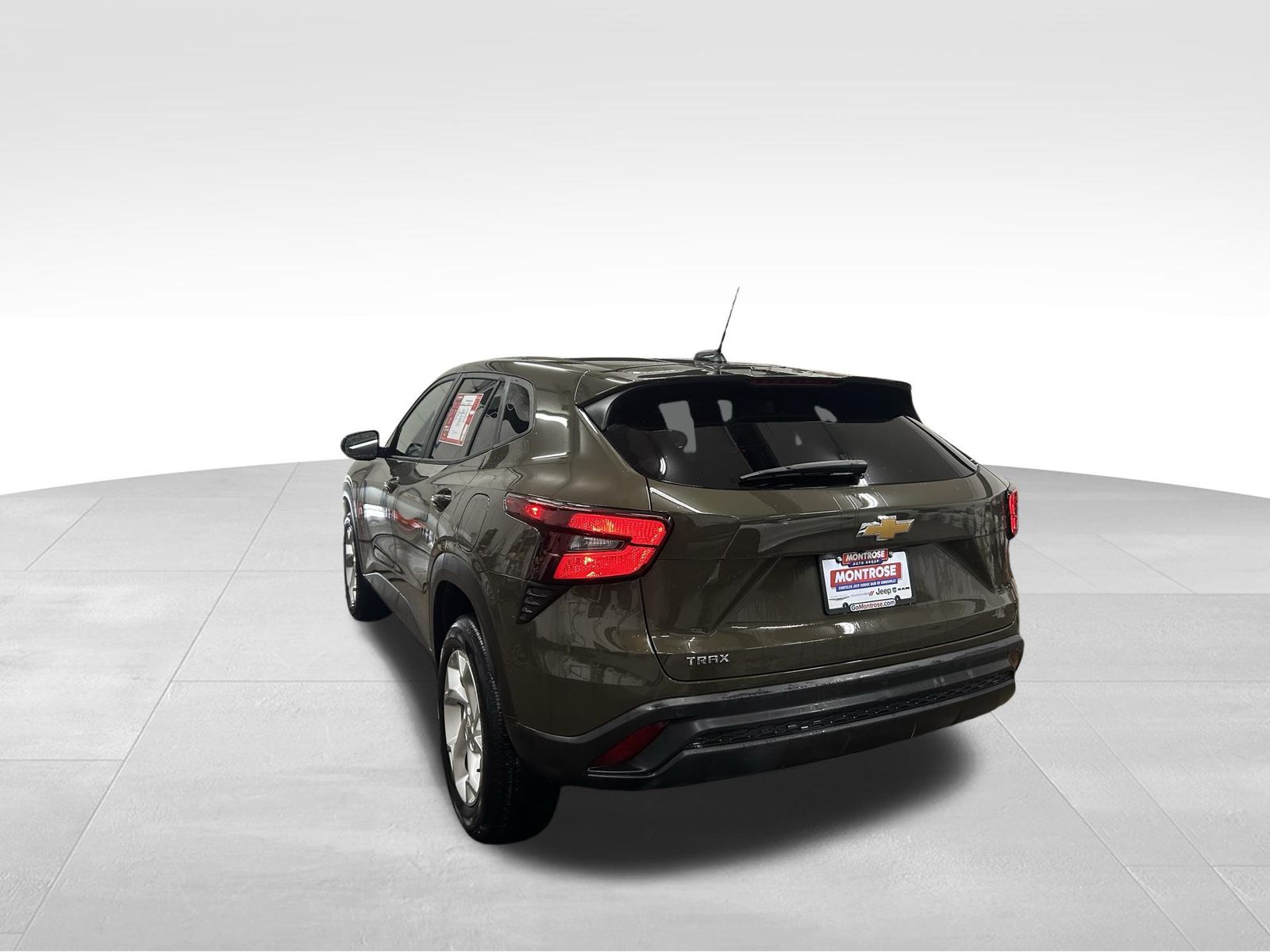 View vehicle photo 4