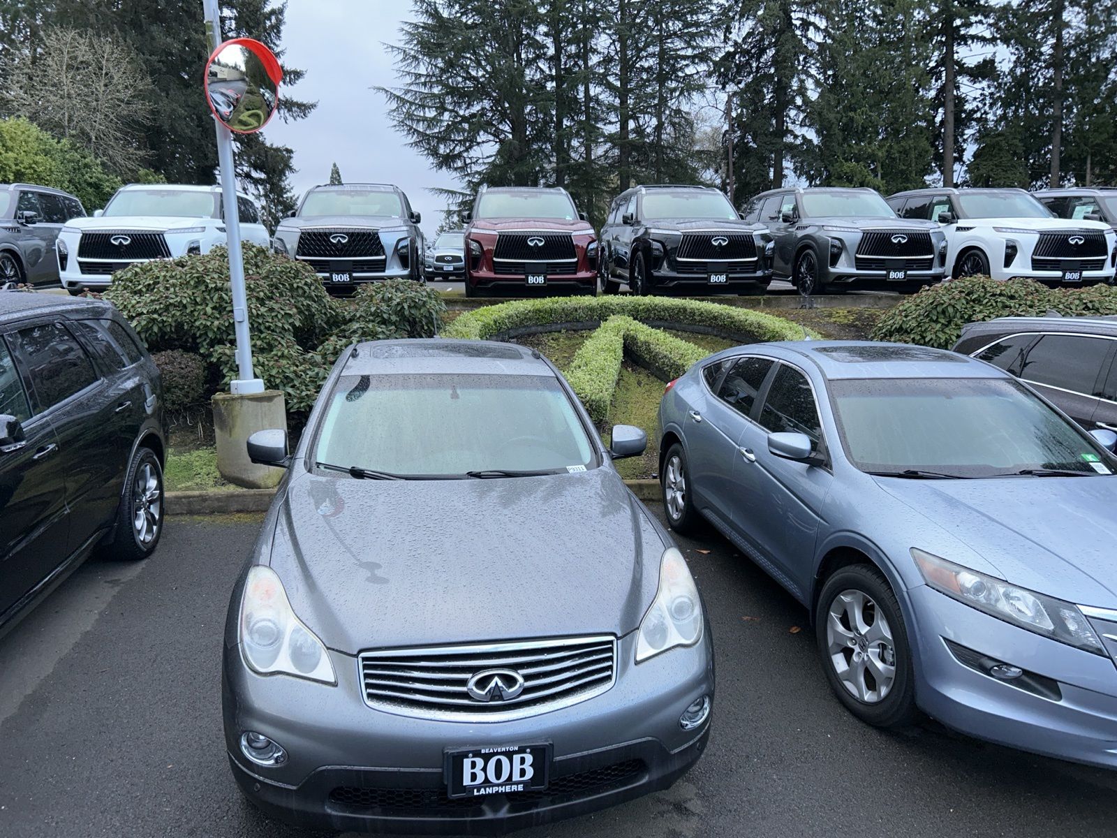 View vehicle photo 3