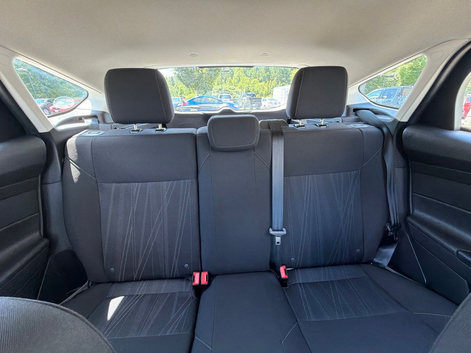 Used 2018 Ingot Silver Ford SE image 30