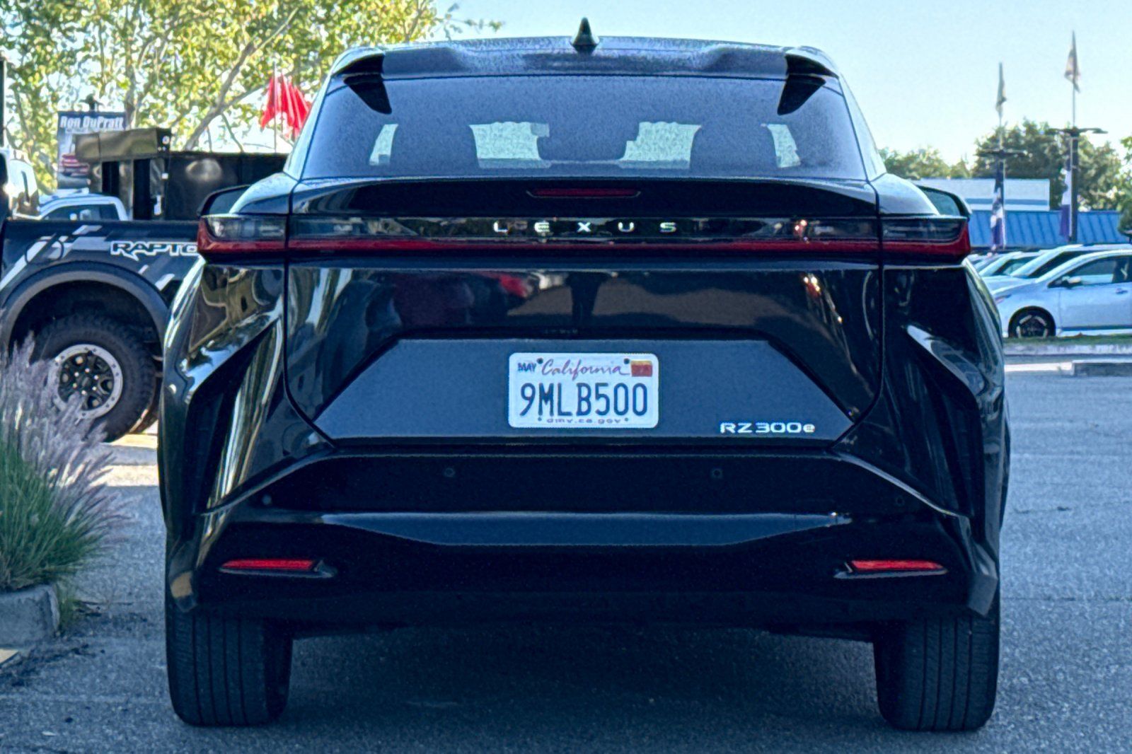 View vehicle photo 5