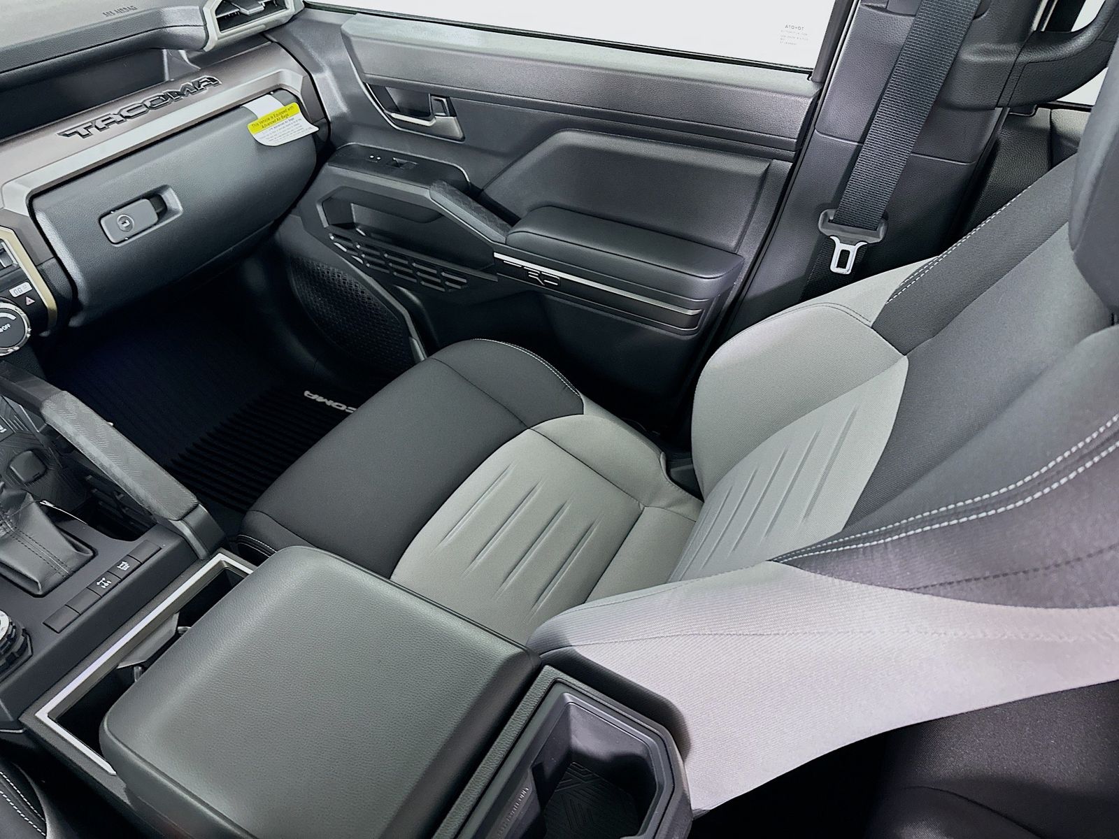 2025 Toyota Tacoma TRD Off Road - Photo 25