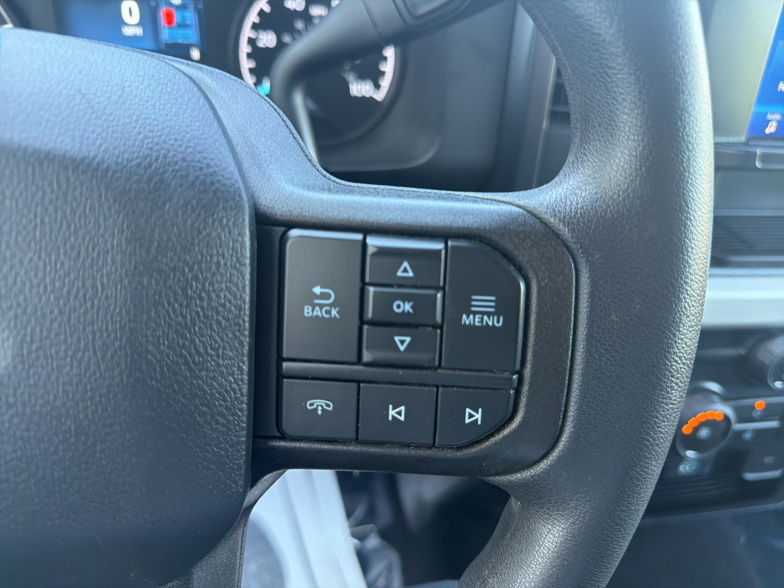 Certified Used 2025 Oxford White Ford XLT image 28