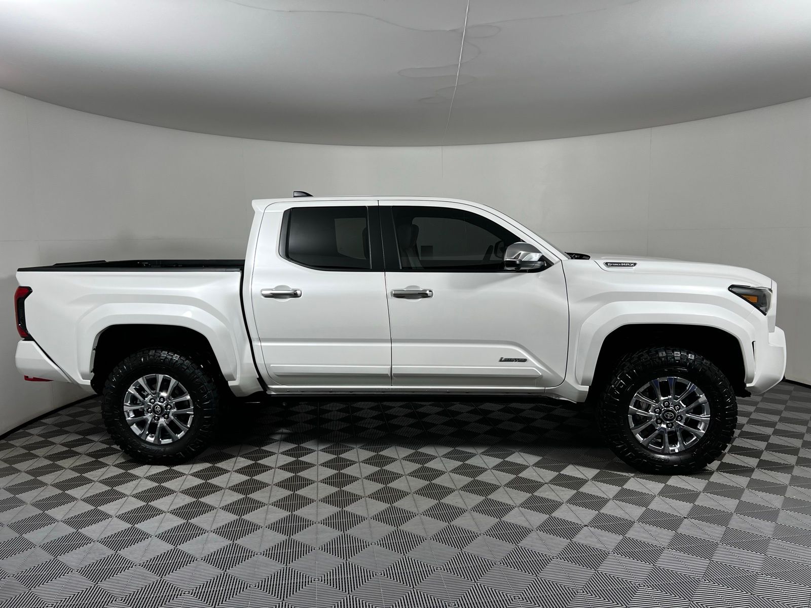 2024 Toyota Tacoma Limited 4