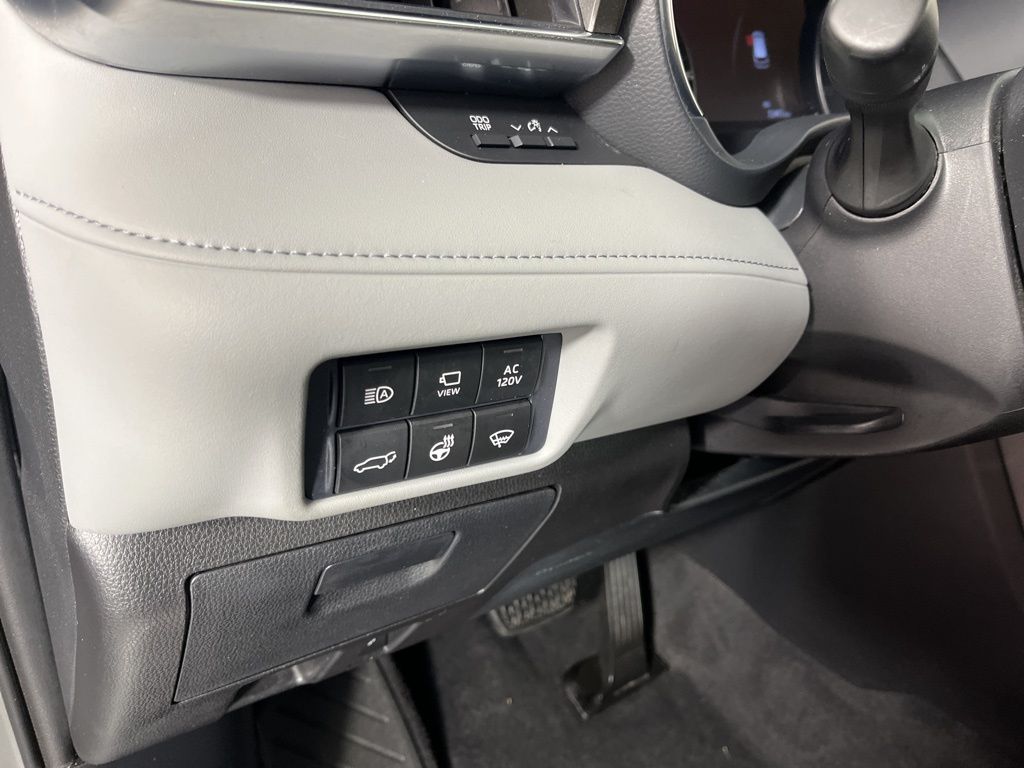 Thumbnail: 2021 Toyota Highlander - 30