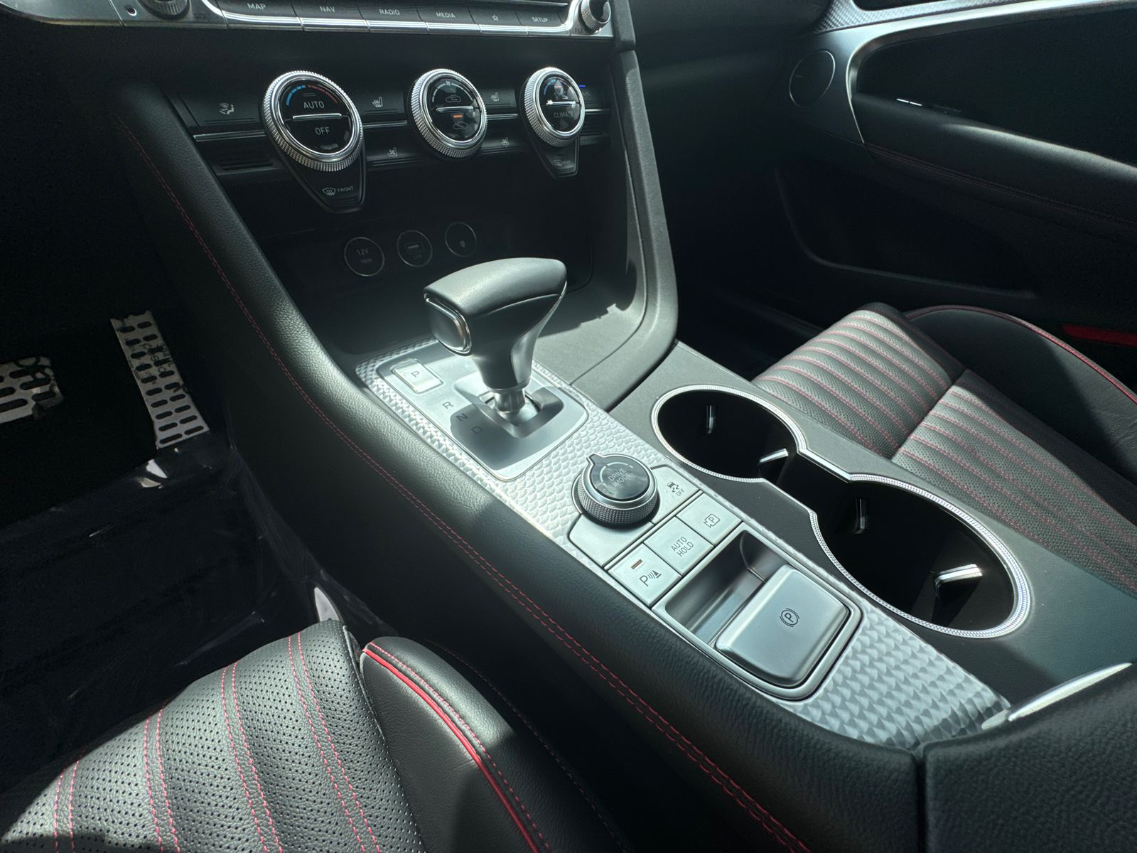 2023 GENESIS G70 Standard - Photo 29