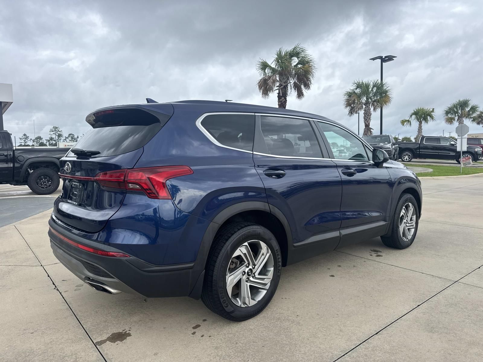 View vehicle photo 7