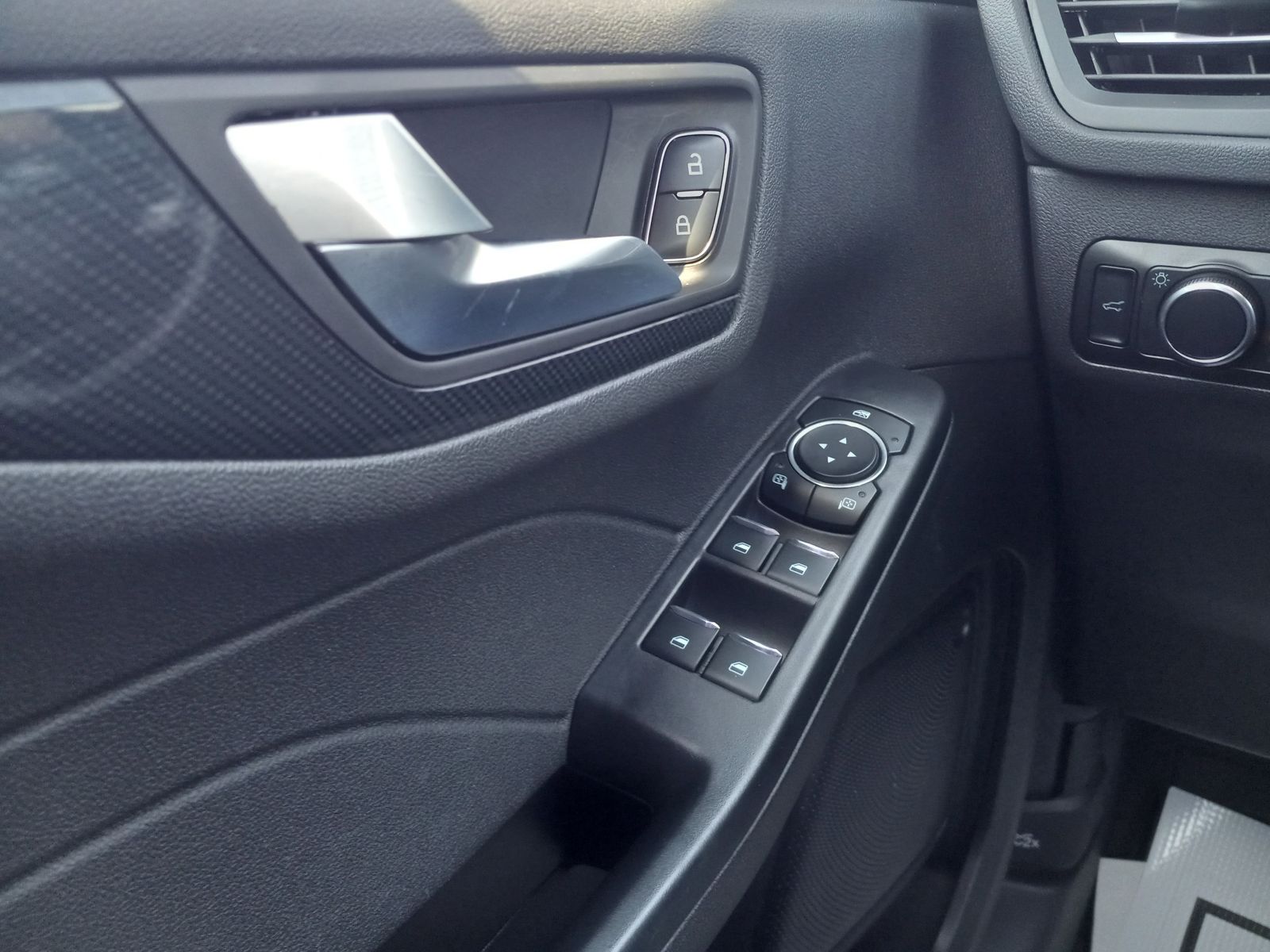 2024 Ford Escape image 27