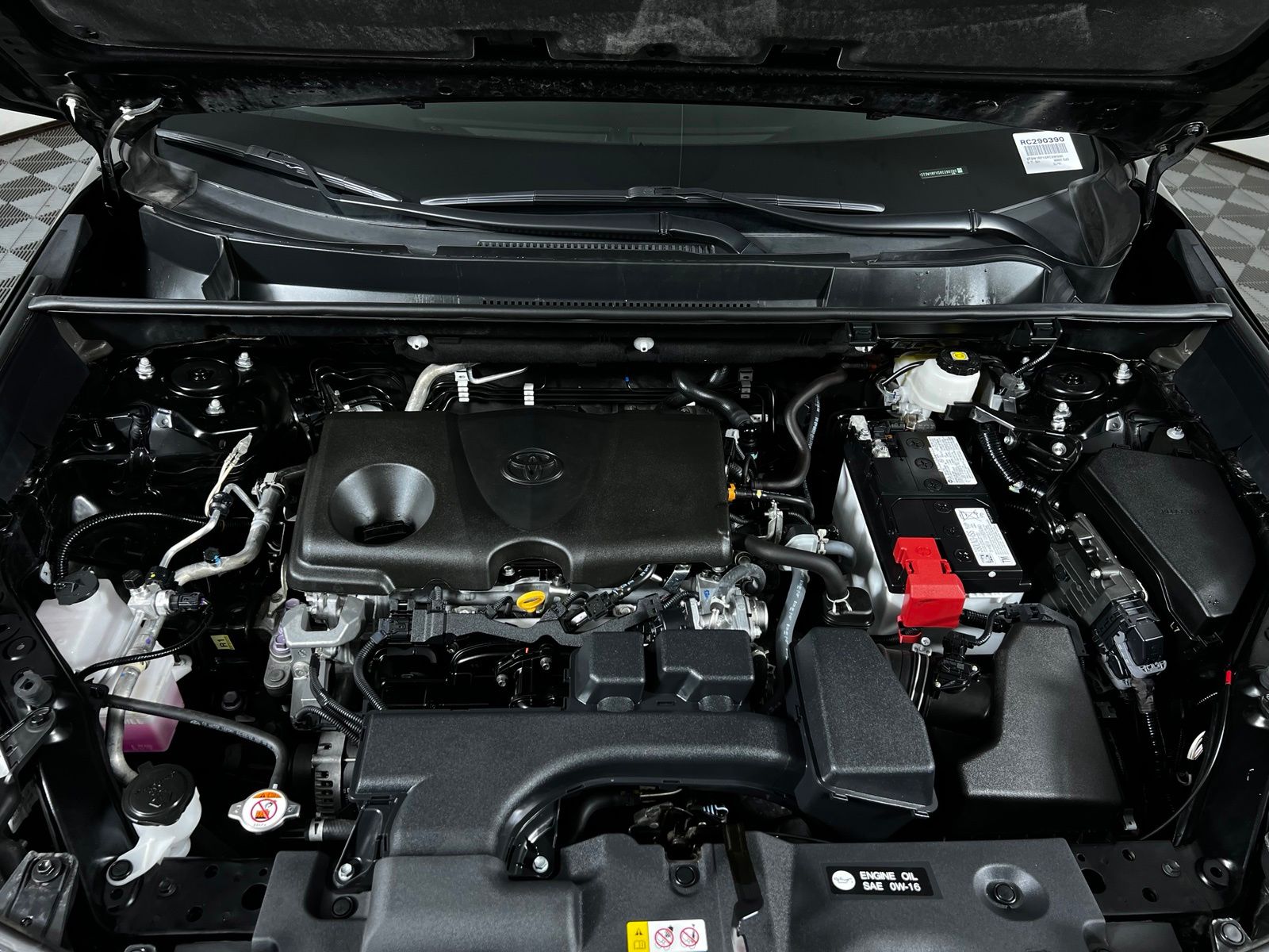 Thumbnail: 2024 Toyota RAV4 - 9
