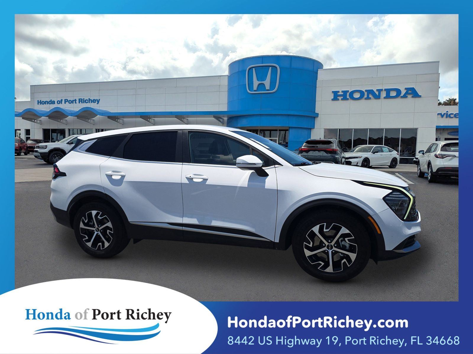 White Pearl 2024 Kia Sportage SUV / Crossover Front-Wheel Drive 8-Speed Automatic