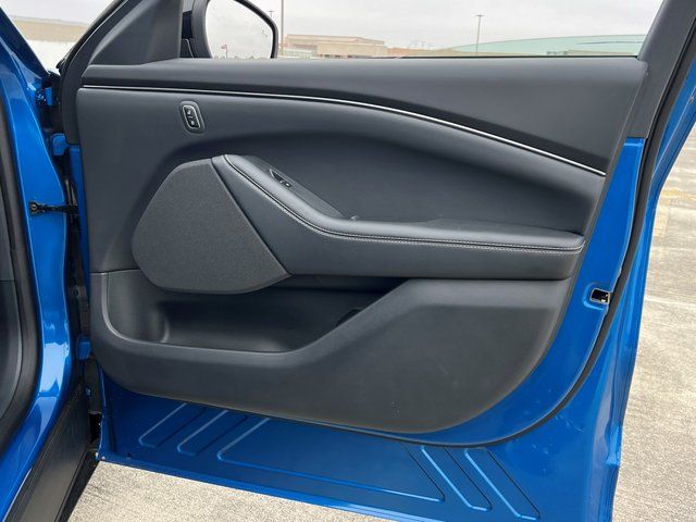 New 2026 Velocity Blue Metallic Ford Select image 7