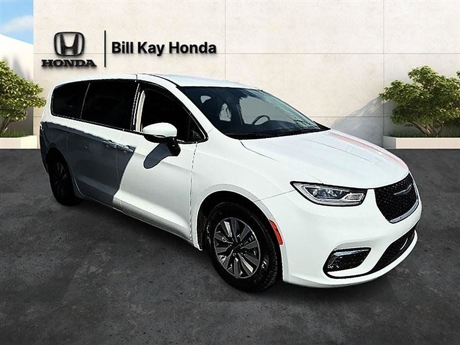 Bright White Clearcoat 2023 Chrysler Pacifica Hybrid Touring L FWD Minivan Front-Wheel Drive Continuously Variable Transmission