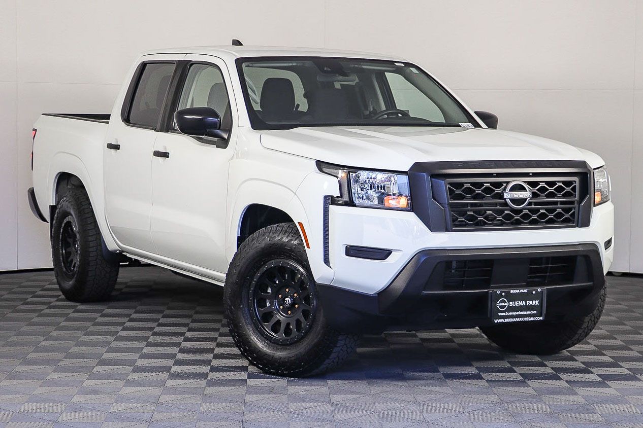 Glacier White 2022 Nissan Frontier Pickup Truck 4X2 9-Speed Automatic