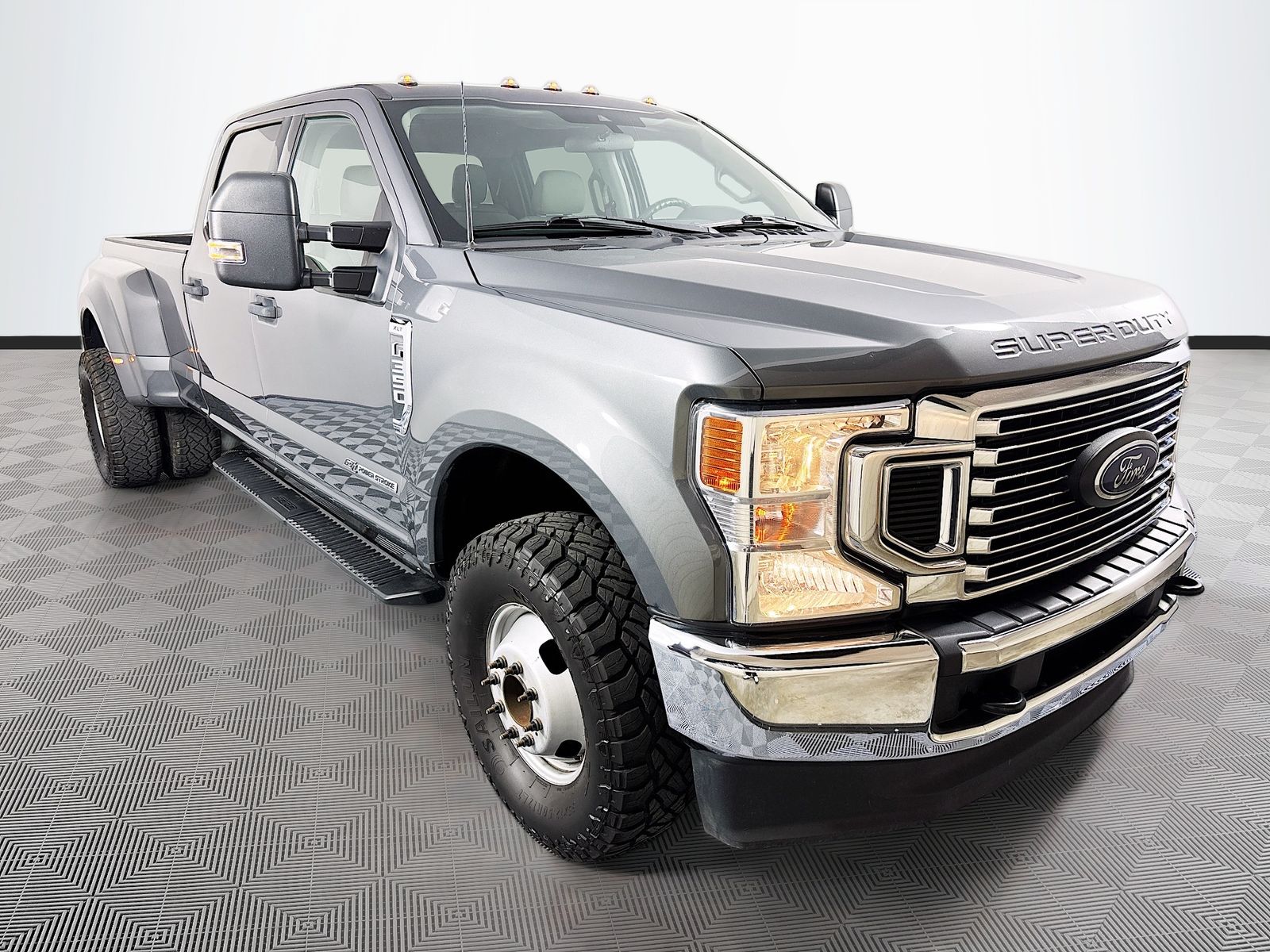 Gray Metallic 2022 Ford F-350 Super Duty XLT Crew Cab LB DRW 4WD Pickup Truck Four-Wheel Drive Automatic