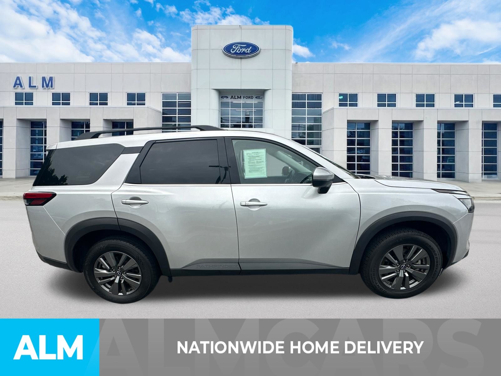 Used 2025 Silver Nissan SV image 4
