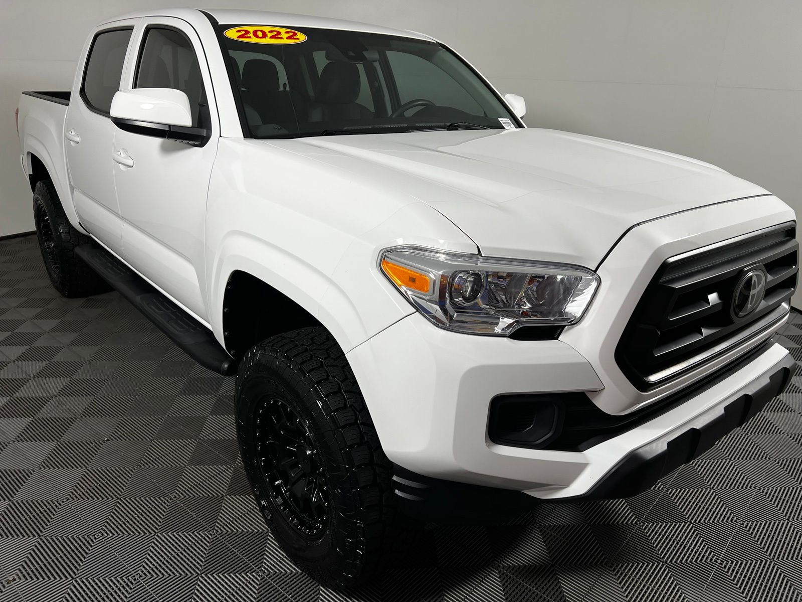 Thumbnail: 2022 Toyota Tacoma - 3