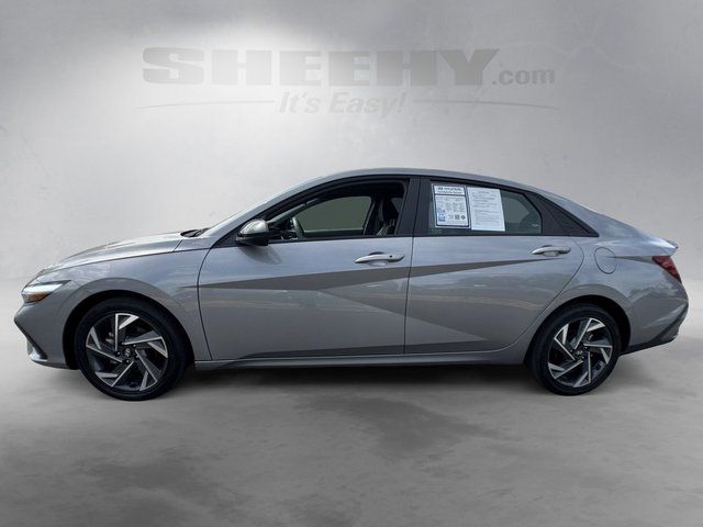 Used 2025  Hyundai SEL Sport image 17