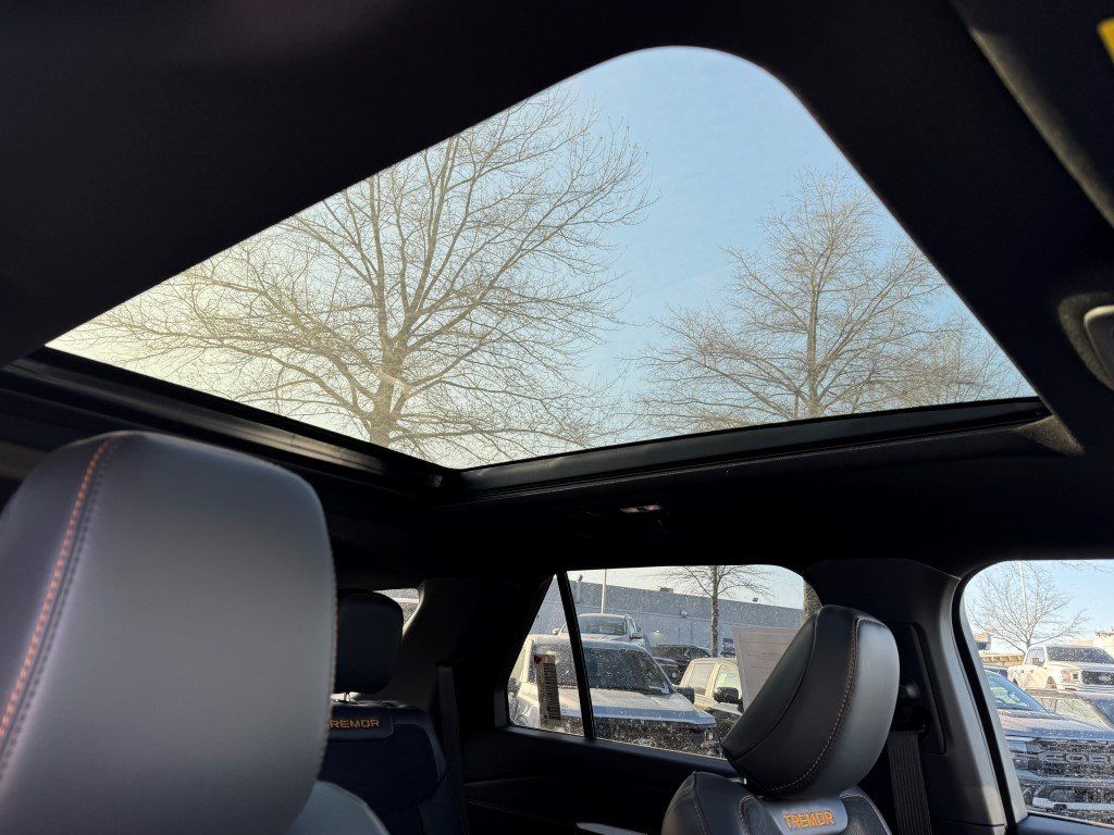New 2026 Carbonized Gray Metallic Ford Tremor image 8