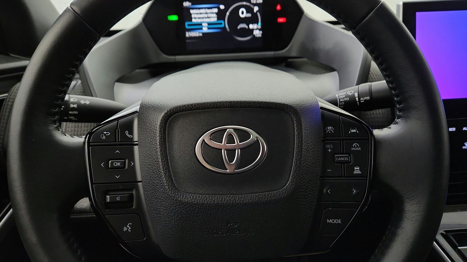 Used 2025 Beige Toyota XLE image 30