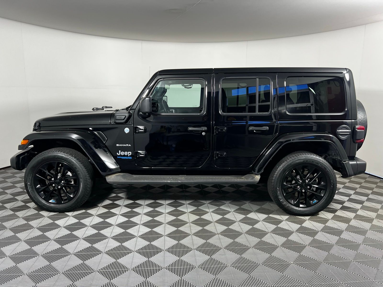 Thumbnail: 2022 Jeep Wrangler - 8