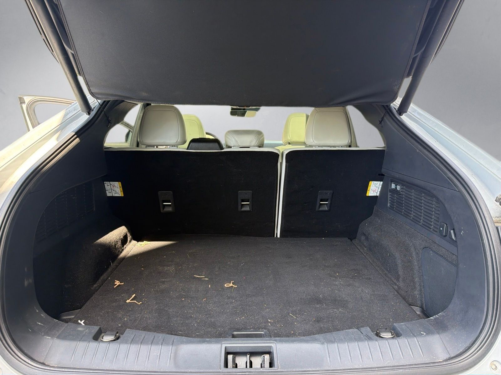 Used 2023 Space White Metallic Ford Premium image 25