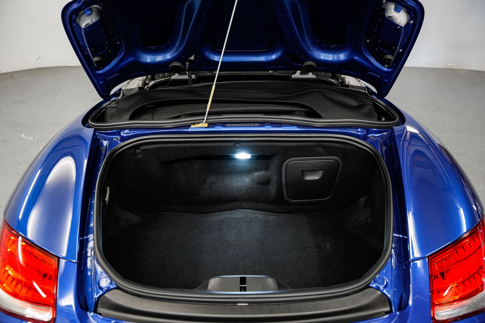2011 Porsche Boxster Spyder — photo 39
