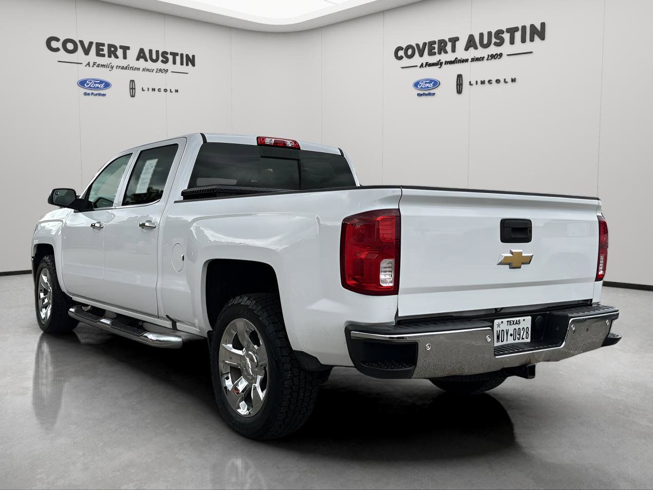 View vehicle photo 3