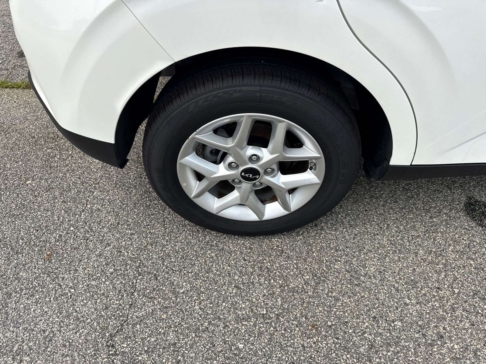 Used 2025 White Kia LX image 17