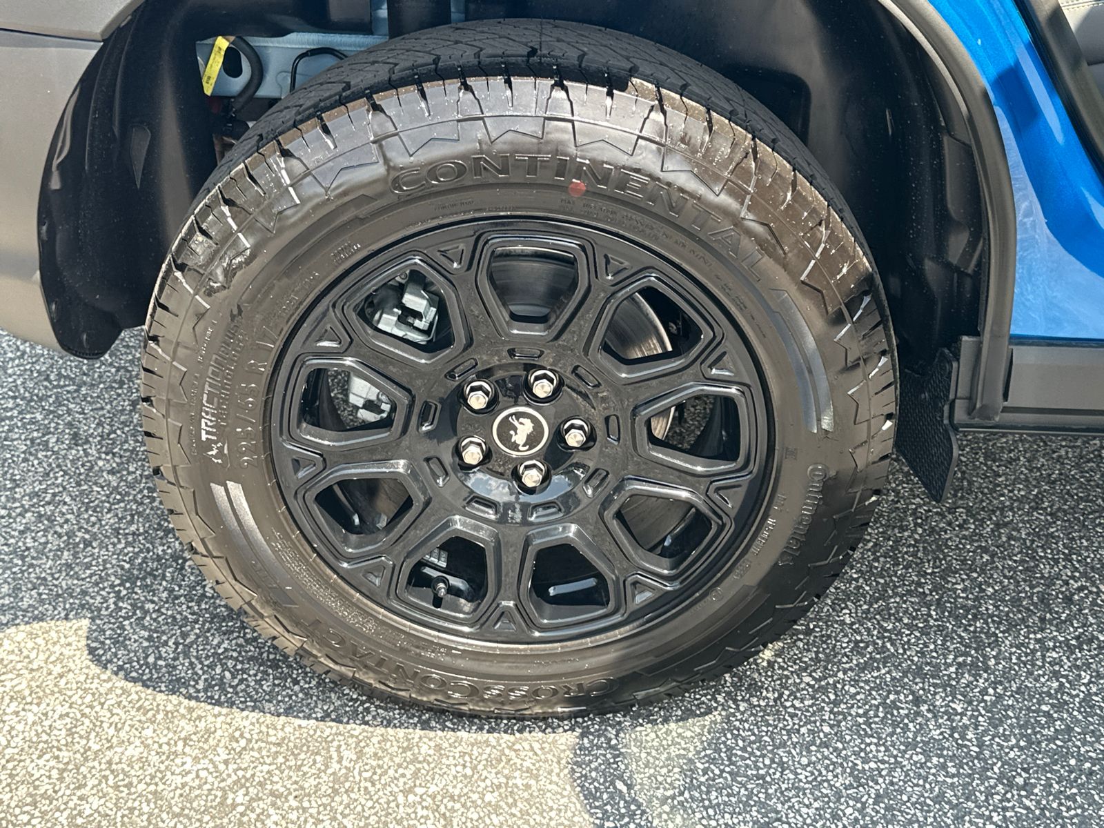 New 2026 Velocity Blue Metallic Ford Badlands® image 19