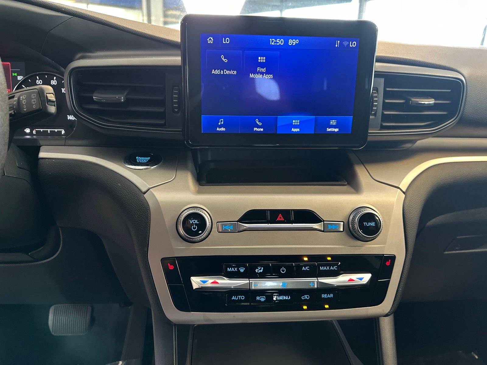 Certified Used 2022 Oxford White Ford XLT image 11