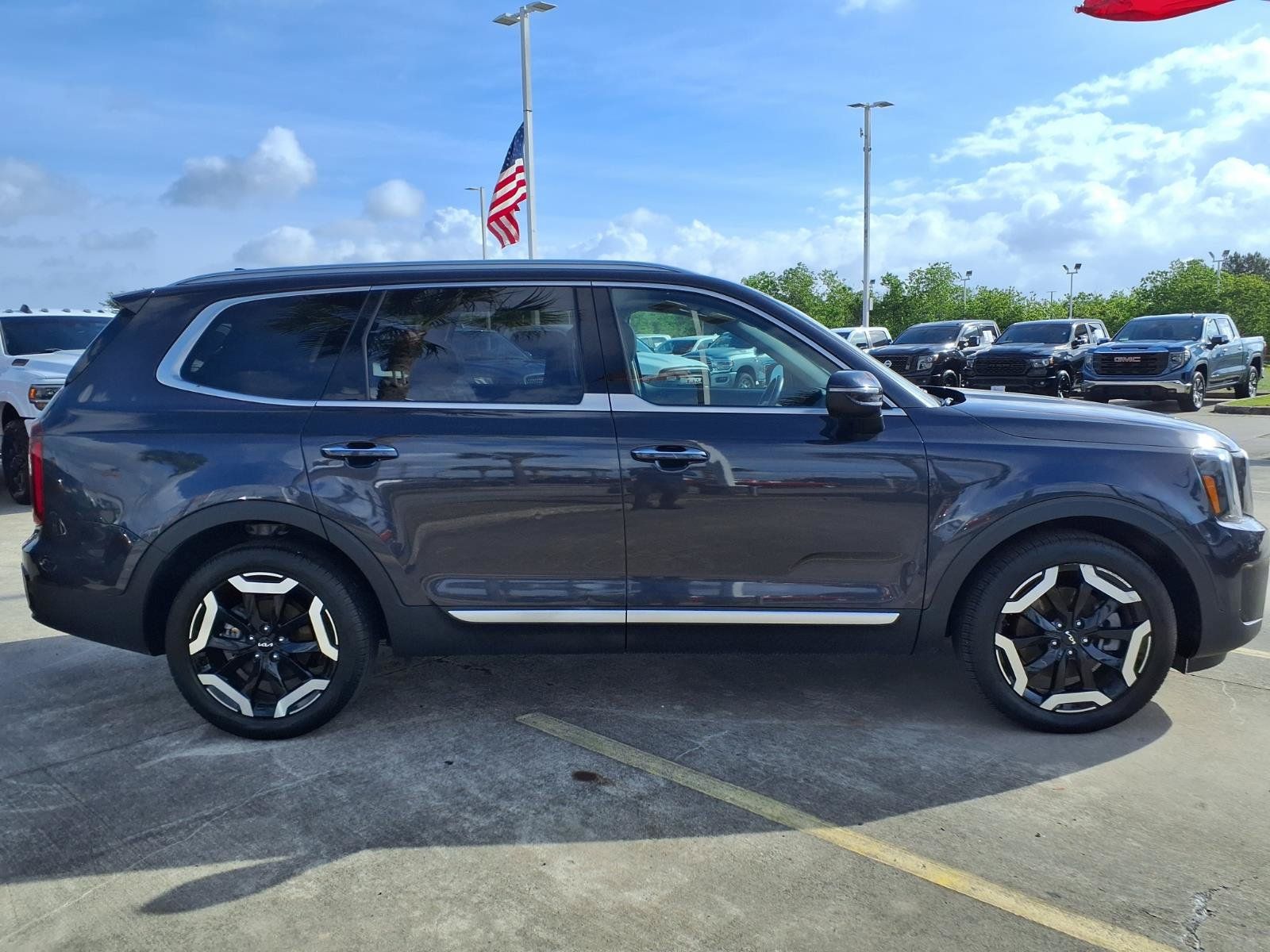 2025 Kia Telluride S - 3