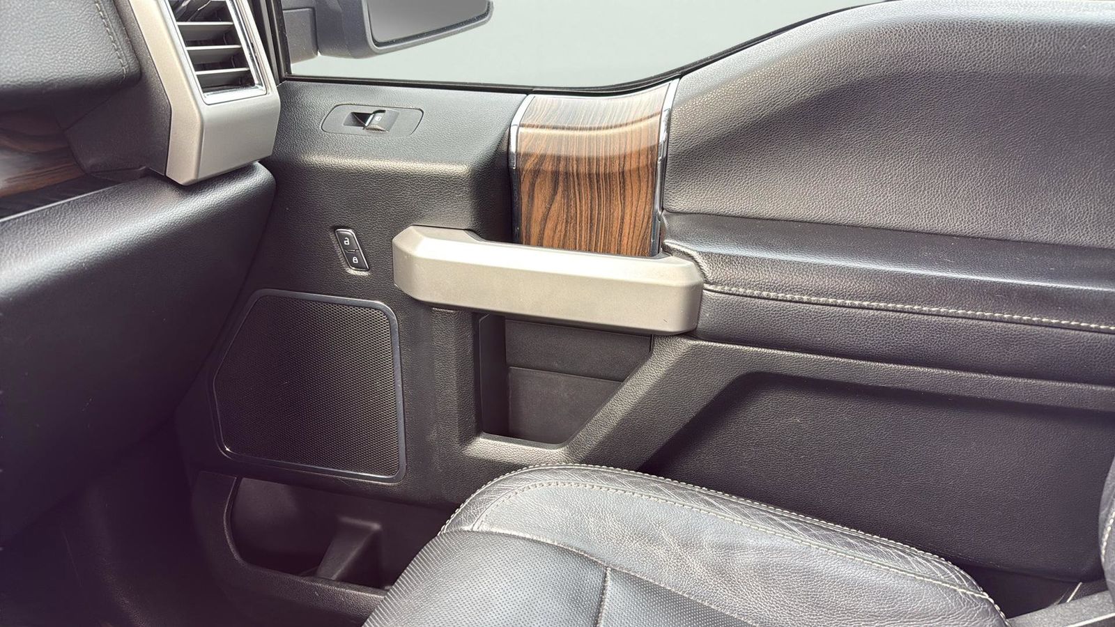 Used Car 2015 Ford F-150  Lariat For Sale Under $20,000 In Austin, Texas