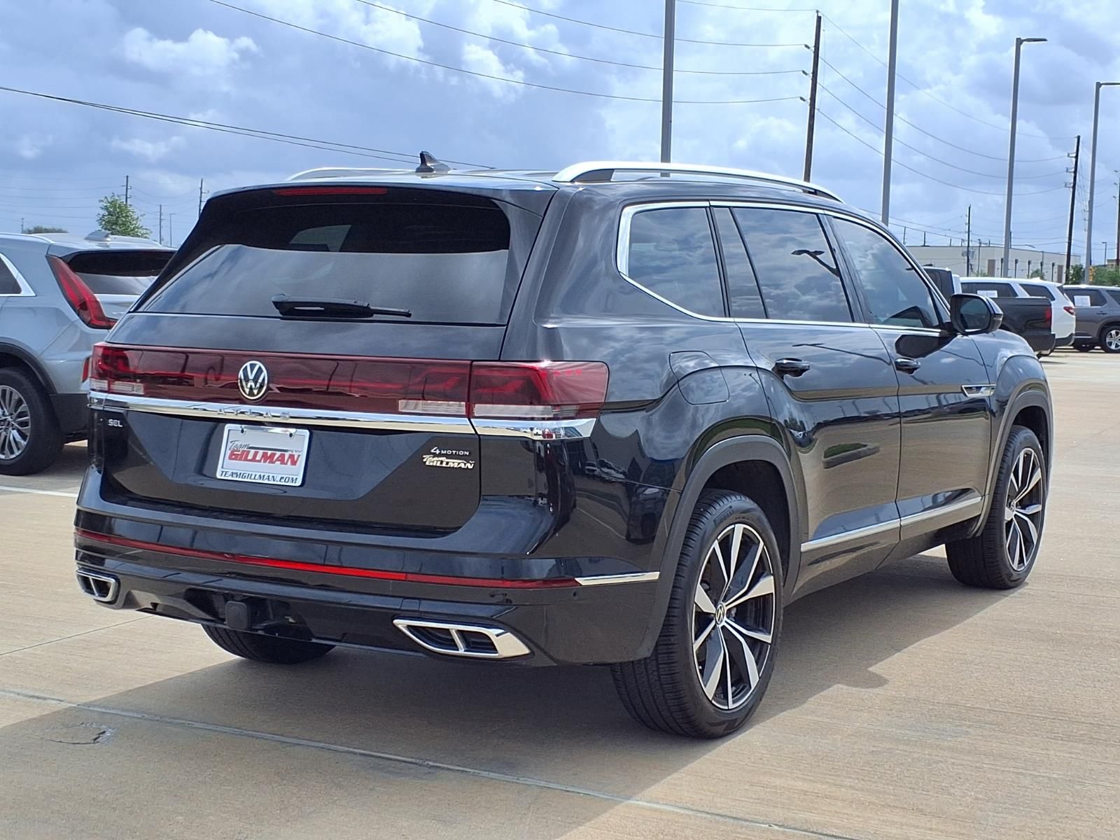 View vehicle photo 7