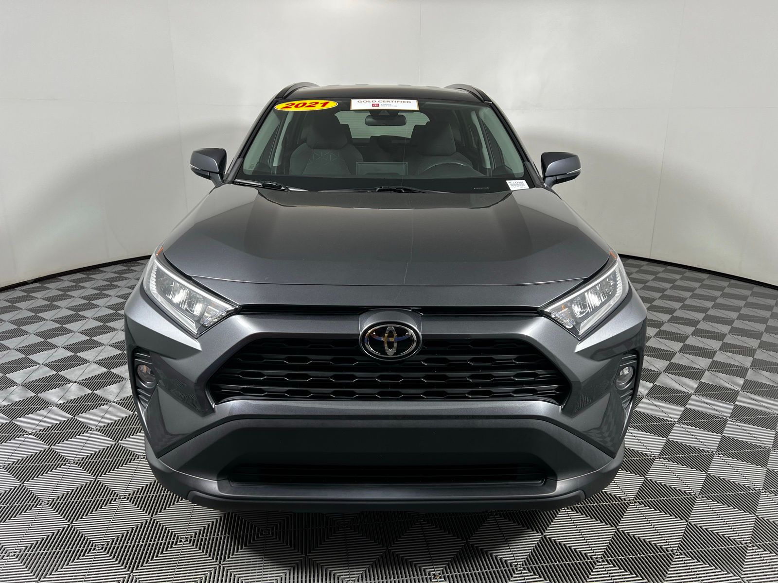 2021 Toyota RAV4 XLE 2