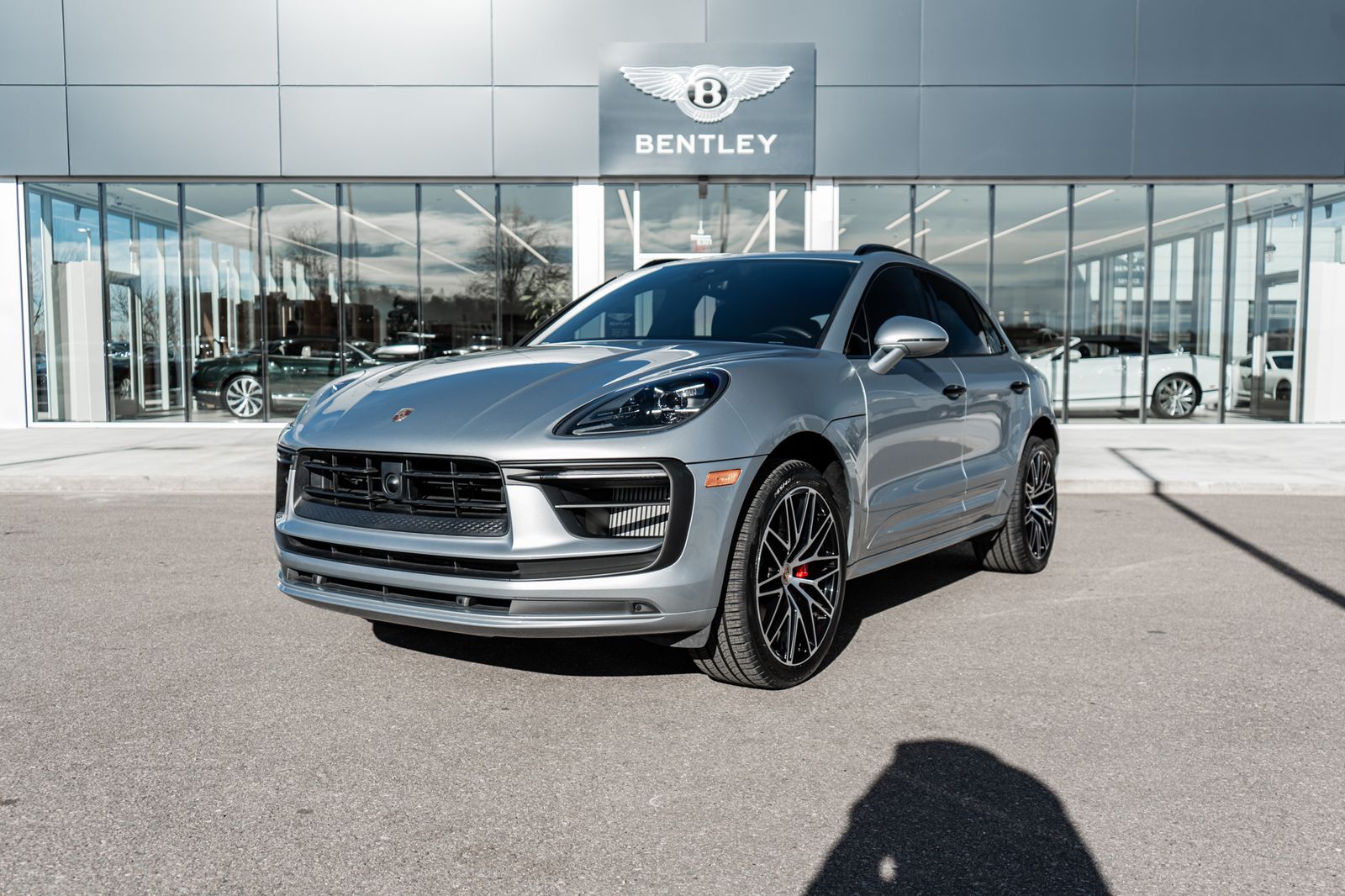 2023 Porsche Macan S's photo