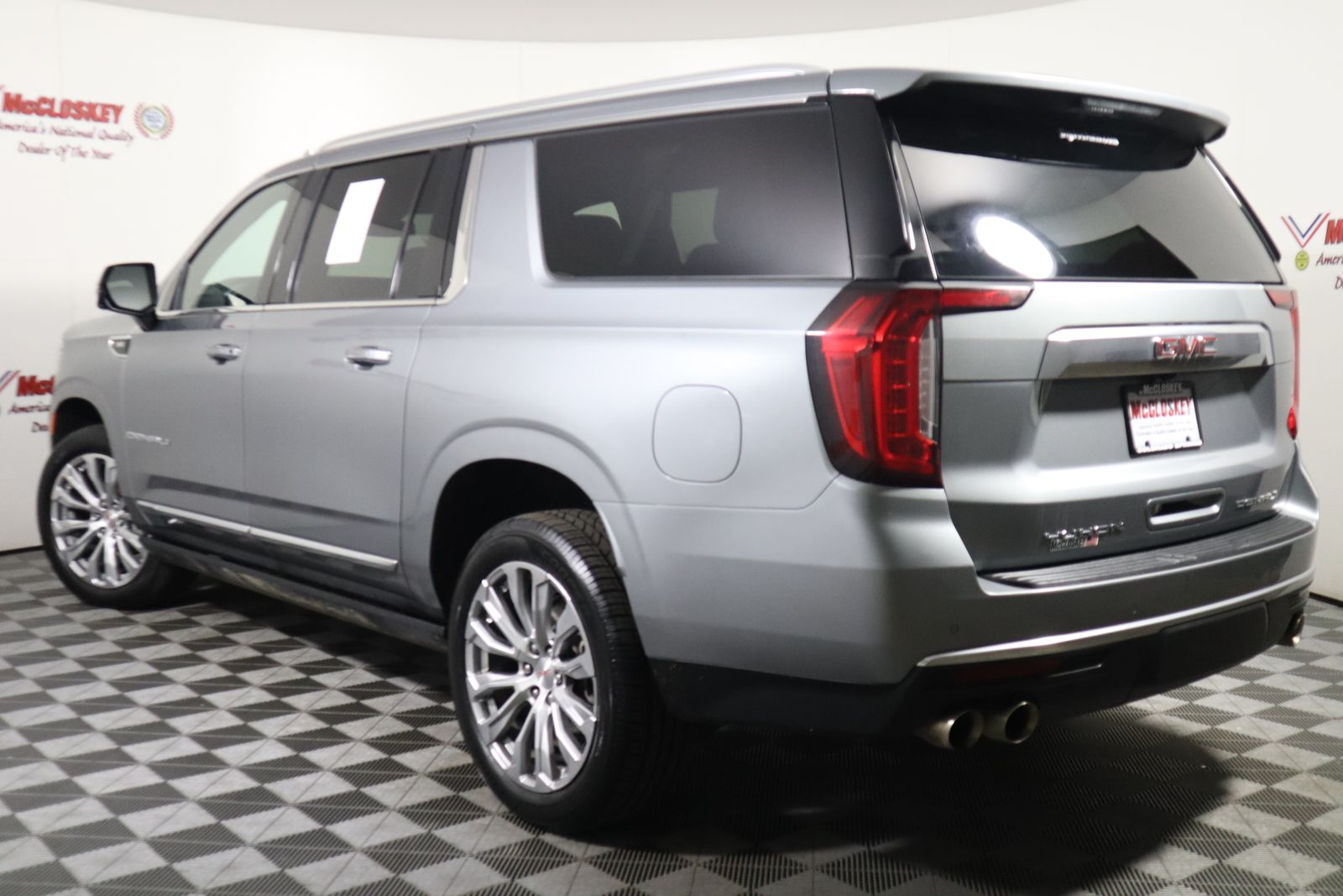 2023 GMC Yukon XL Denali photo