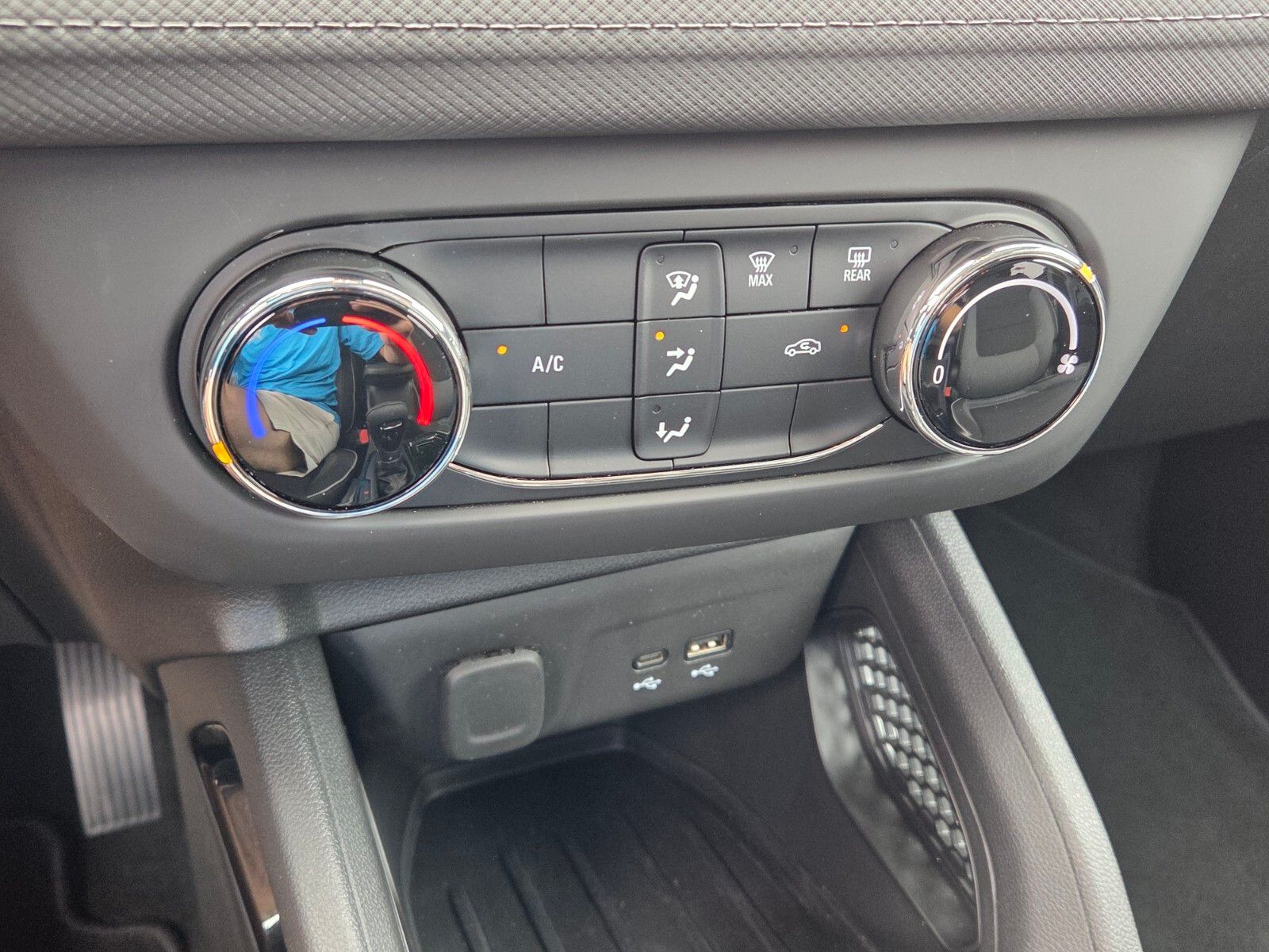 Used 2024 White Chevrolet LS image 21