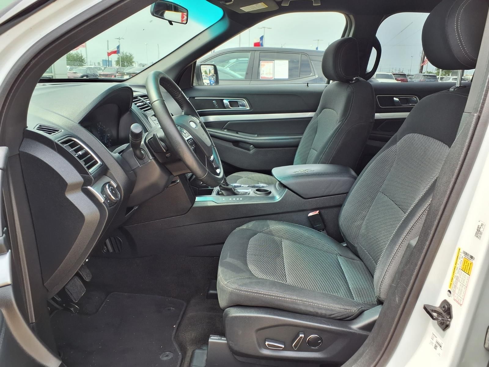 2016 Ford Explorer XLT White at Autostrade