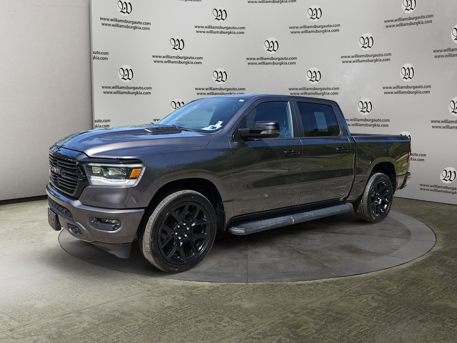 2023 RAM 1500 Laramie Crew Cab 4WD