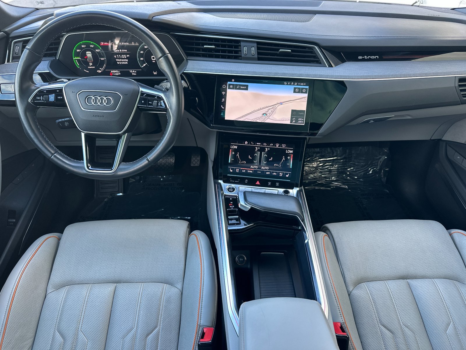 2024 Audi Q8 Sportback e-tron Prestige — foto completa 13 de 29