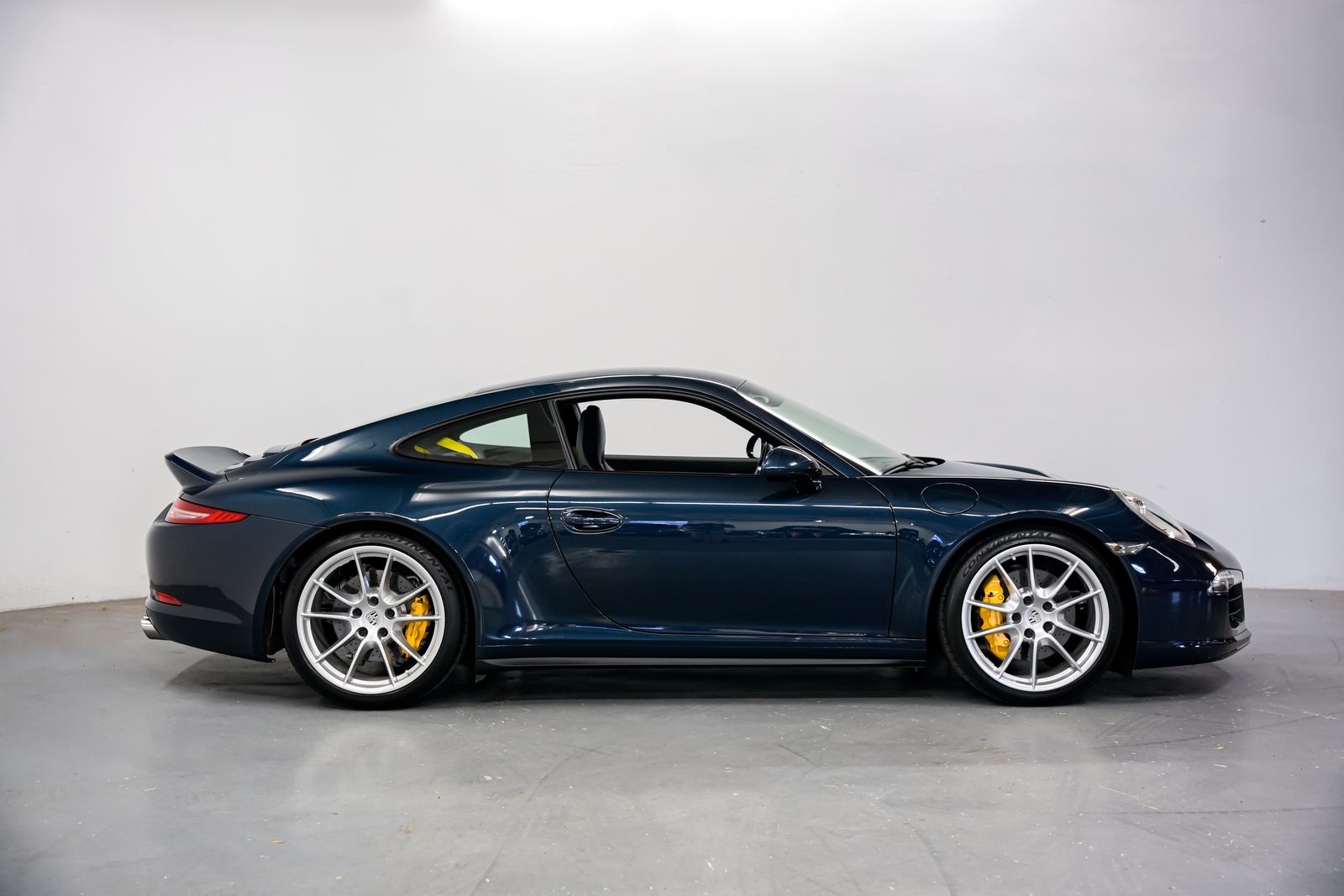 2014 Porsche 911 Carrera 4 — photo 1