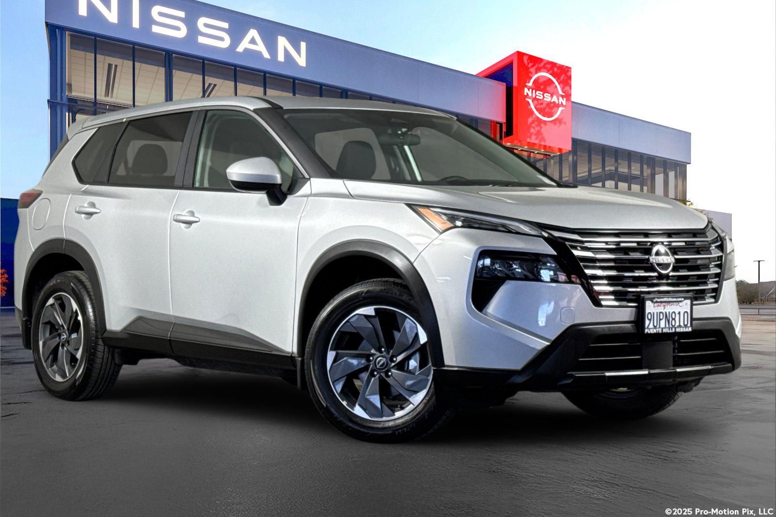 2025 Nissan Rogue SV FWD's photo