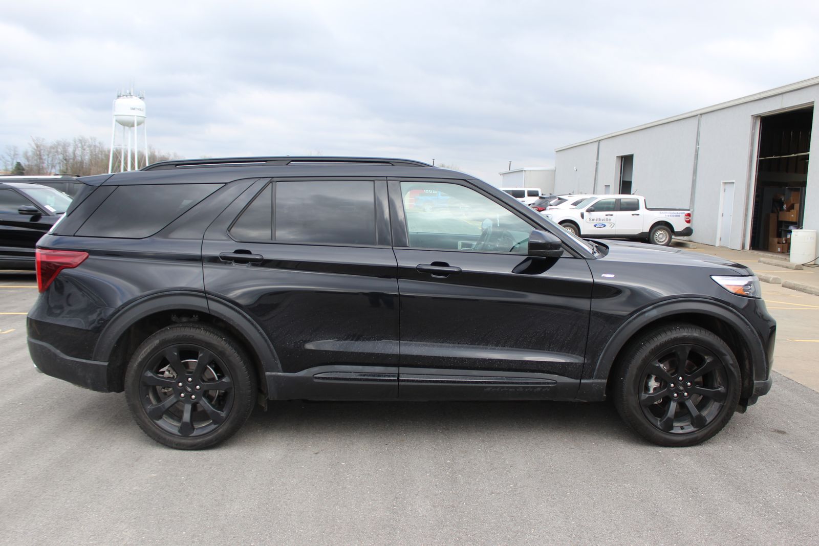 View vehicle photo 7