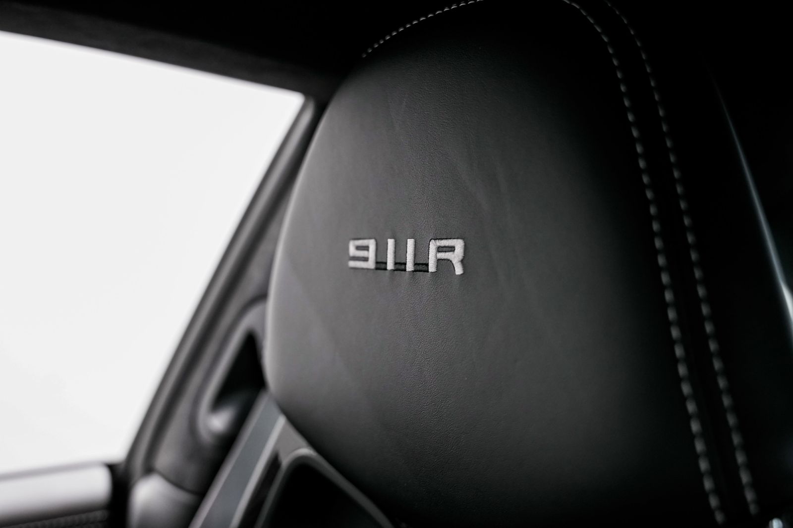 2016 Porsche 911 R — photo 21